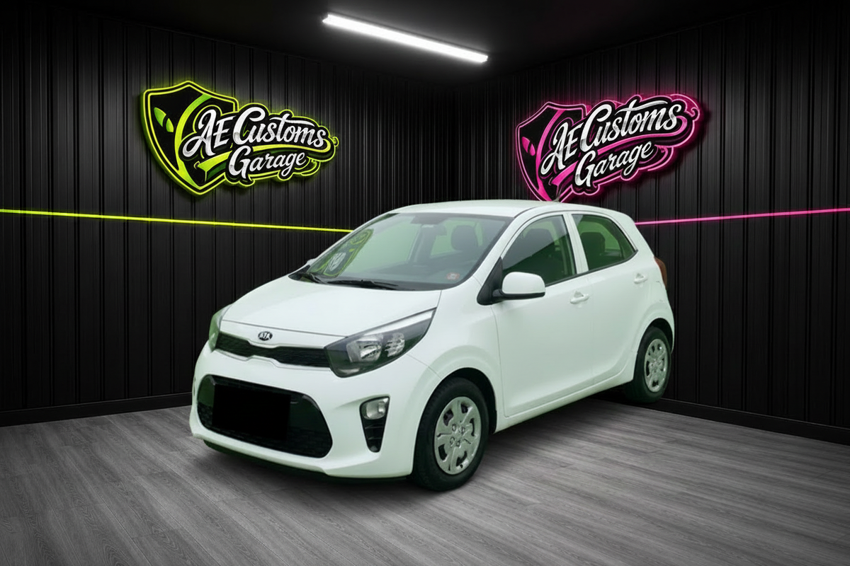 Kia Morning con patente censurada